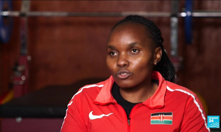 Hellen Kariuki, haltérophile kenyane, vise le podium aux Jeux paralympiques de Paris