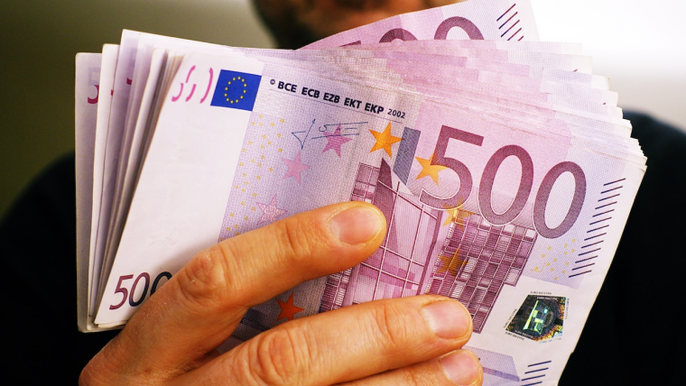 Comment vous aurait rapporté 10.000€ investis sur un fonds en euros pendant 10 ans ? ( Crédits photo: ©  DVisions- stock.adobe.com)