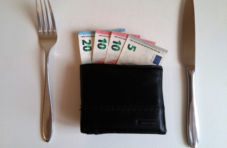 Dans le cadre du vote du budget 2023, Les Républicains ont déposé un amendement afin d'augmenter le montant qu'un employeur peut verser à un salarié en titres restaurant. Illustration (Peter-facebook / Pixabay)