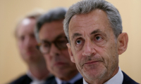 L'ancien président Nicolas Sarkozy s'adresse à la presse, à la sortie de la salle d'audience au tribunal de Paris, le 25 septembre 2025 ( AFP / Alain JOCARD )
