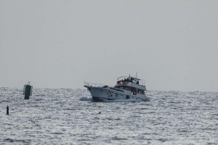 Un bateau appartenant à "la flotille pour Gaza", intercepté par la marine israélienne, est dirigé vers Israël, le  19 mai 2026. ( AFP / Jack GUEZ )