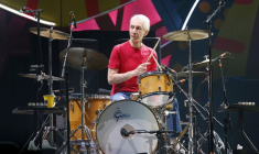 DÉCÈS DU BATTEUR DES ROLLING STONES, CHARLIE WATTS, À 80 ANS