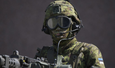 Un soldat des formes armées estoniennes, lors de l'exercice militaire Spring Storm, à Tapa (Estonie), en 2023 ( AFP / JAAP ARRIENS )