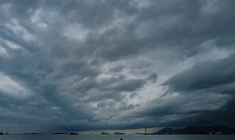 Nuages orageux le 20 mai 2025 dans le sud-est de la France, ici à Cannes ( AFP / Valery HACHE )