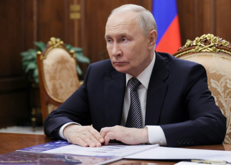 Photo diffusée par l'agence de presse russe Sputnik montrant le président russe Vladimir Poutine, le 22 mai 2026 à Moscou ( POOL / Mikhail METZEL )