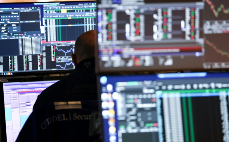 Un opérateur à la Bourse de New York, le 23 juin 2025 ( AFP / TIMOTHY A. CLARY )