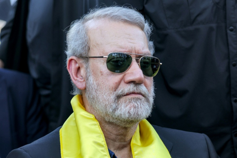Ali Larijani, plus haut responsable sécuritaire iranien, lors d'une cérémonie organisée par le mouvement libanais Hezbollah, à Beyrouth le 27 septembre 2025 ( AFP / Anwar AMRO )