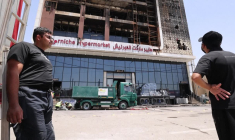 Irak : les suites de l'incendie d'un centre commercial