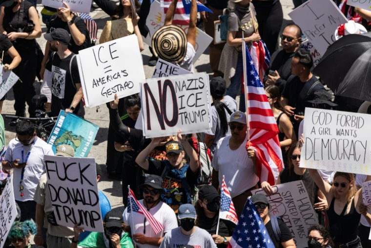 Manifestation contre la politique migratoire de Donald Trump à Los Angeles, le 14 juin 2025 ( AFP / ETIENNE LAURENT )