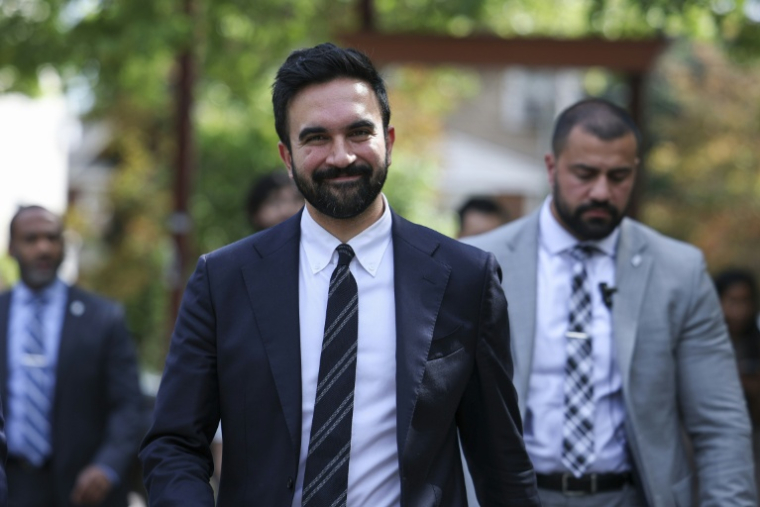 Le candidat démocrate à l'élection municipale à New York Zohran Mamdani se rend à une conférence de presse à New York, le 26 septepmbre 2025. ( AFP / ANGELA WEISS )