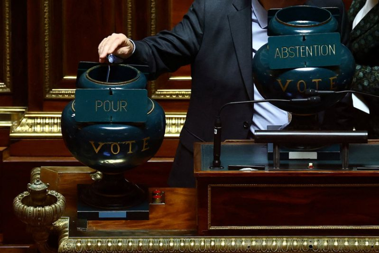 Vote sur le projet de loi de finances 2026 au Sénat français à Paris