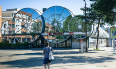 Le centre commercial à ciel ouvert au cœur du pôle commercial de Saint-Quentin-en-Yvelines, un des actifs de commerce de la foncière MRM. (crédit photo : MRM)