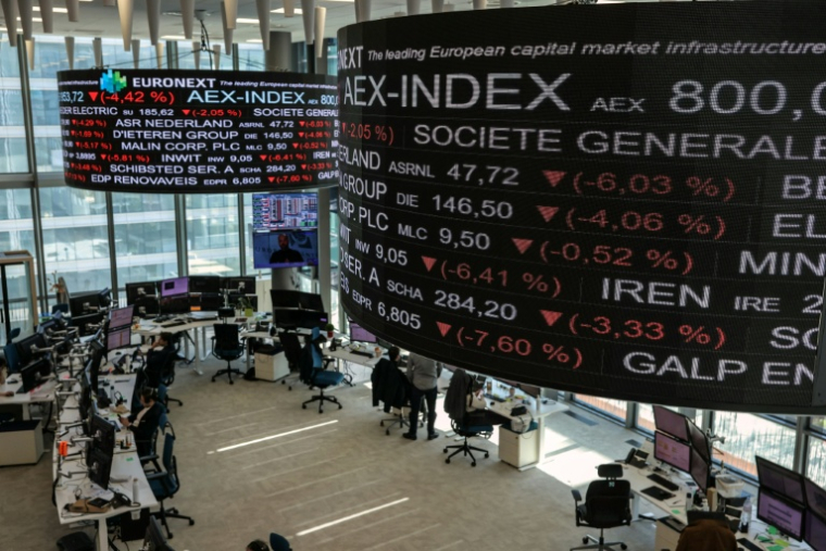 La salle de contrôle d'Euronext, société qui gère la Bourse de Paris ( AFP / Thomas SAMSON )