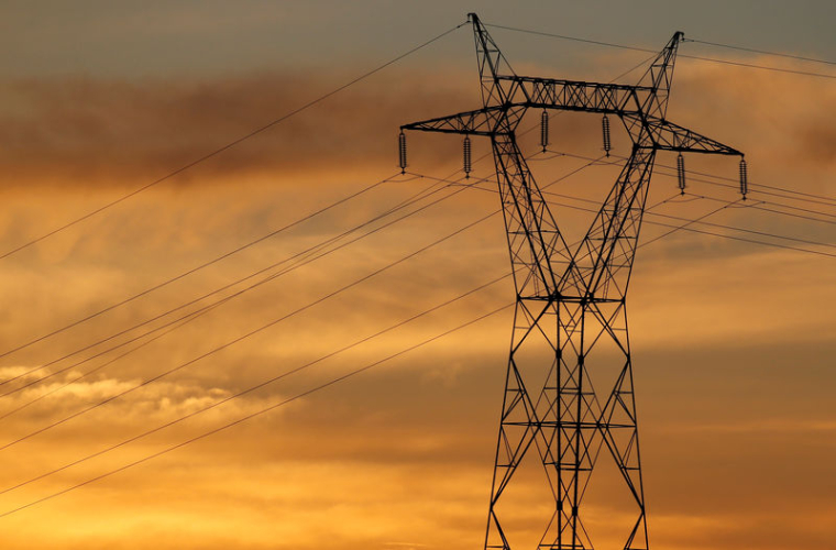 FRANCE: INVESTISSEMENTS DE 33 MILLIARDS D'EUROS SUR 15 ANS DANS LE RÉSEAU ÉLECTRIQUE, SELON RTE