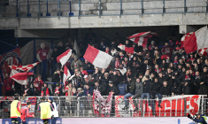 Un chant en l’honneur de Jean-Marie Le Pen entendu dans le parcage lillois à Auxerre