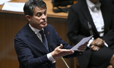 Manuel Valls, ministre des Outre-mer dans le gouvernement Bayrou, à l'Assemblée nationale à Paris le 1er juillet 2025 ( AFP / JULIEN DE ROSA )