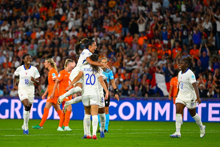 Les Bleues collent une manita aux Pays-Bas et terminent premières de leur groupe