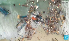 Grèce: les recherches se poursuivent après le naufrage d'un bateau de migrants