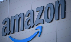 Le géant américain de l'e-commerce Amazon a annoncé mardi investir plus de 15 milliards d'euros en France sur trois ans, avec à la clé la création de plus de 7.000 emplois en CDI ( AFP / SEBASTIEN BOZON )