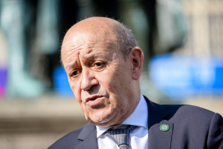 L'ARRIVÉE DE MERCENAIRES RUSSES AU MALI SERAIT INCOMPATIBLE AVEC LA PRÉSENCE FRANÇAISE , DIT LE DRIAN