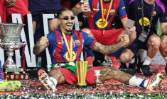 La joie de Raphinha, auteur d'un doublé pour Barcelone contre le Real Madrid en finale de la Supercoupe d'Espagne le 11 janvier 2026 à Jeddah ( AFP / Fadel SENNA )