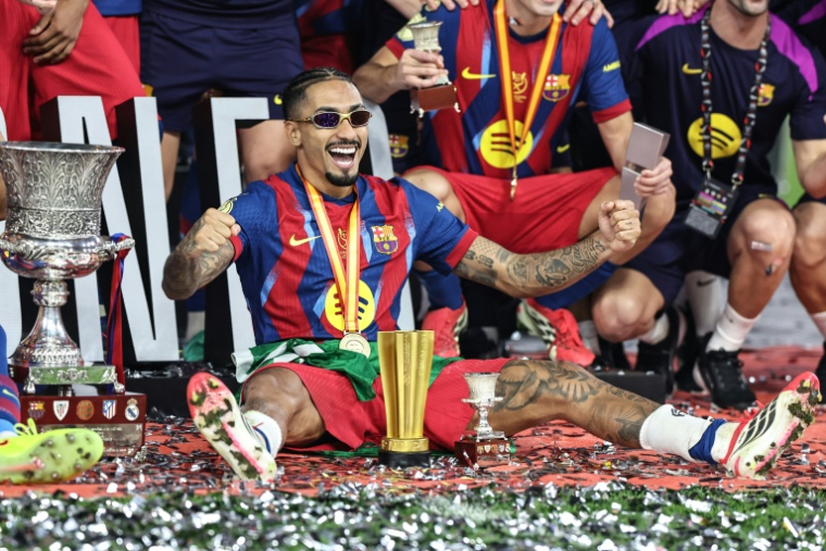 La joie de Raphinha, auteur d'un doublé pour Barcelone contre le Real Madrid en finale de la Supercoupe d'Espagne le 11 janvier 2026 à Jeddah ( AFP / Fadel SENNA )