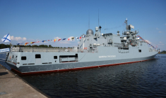 La frégate russe Amiral Grigorovitch à Saint-Pétersbourg, le 27 juillet 2025 ( POOL / Alexander KAZAKOV )