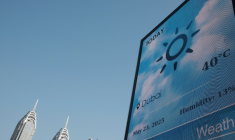 Un panneau affiche une température de 40 degrés Celsius à Dubaï, aux Emirats arabes unis, le 23 mai 2025 ( AFP / Giuseppe CACACE )