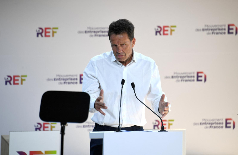 Geoffroy Roux de Bezieux, le 29 août 2022, à Paris ( AFP / ERIC PIERMONT )