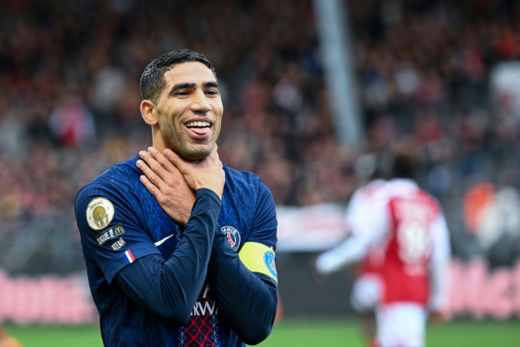 Achraf Akimi, auteur d'un doublé pour le PSG à Brest, le 25 octobre 2025 ( AFP / JEAN-FRANCOIS MONIER )