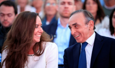 Sarah Knafo, à gauche et à sa droite Eric Zemmour, le 5 juin 2024, à Nice dans les Alpes-Maritimes ( AFP / Valery HACHE )