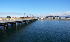 Vue sur le quai Mardones, de la ville portuaire de Punta Arenas, au Chili, le 28 septembre 2026 ( AFP / Claudio MONGE )