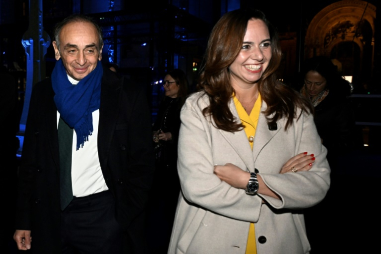 Sarah Knafo et Eric Zemmour aux 200 ans du Figaro à Paris, le 13 janvier 2026 ( AFP / JULIEN DE ROSA )