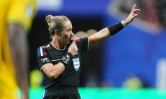 Une deuxième femme a arbitré un match de Coupe du monde masculine