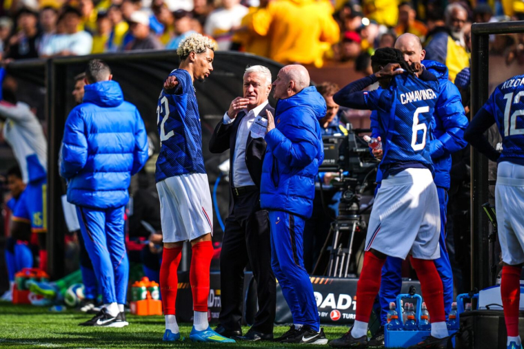 Didier Deschamps réagit à la blessure d’Hugo Ekitiké
