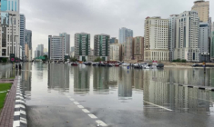 Emirats: de fortes pluies inondent les rues à Sharjah
