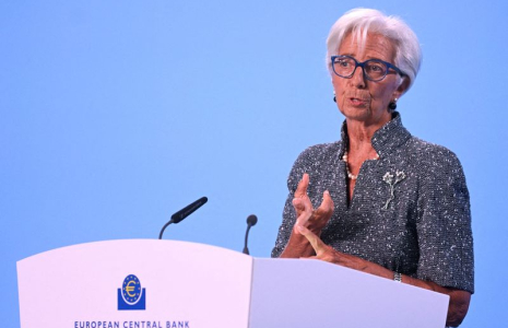 Christine Lagarde, présidente de la BCE, s'adresse aux journalistes à l'issue de la réunion de politique monétaire du Conseil des gouverneurs, à Francfort