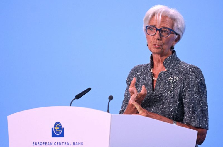 Christine Lagarde, présidente de la BCE, s'adresse aux journalistes à l'issue de la réunion de politique monétaire du Conseil des gouverneurs, à Francfort