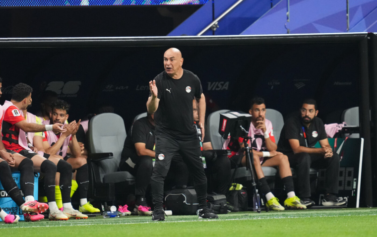 Un sélectionneur et un joueur de la Coupe du monde suspendus trois mois plus tard pour avoir critiqué l’arbitrage