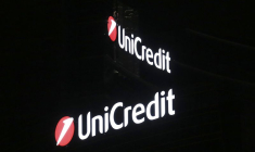 Le logo d'UniCredit à Milan