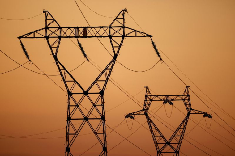 PARIS PRÉVOIT DE NOUVELLES MESURES POUR FREINER LA HAUSSE DES PRIX DE L'ÉLECTRICITÉ