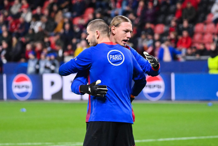 PSG : La concurrence Matveï Safonov-Lucas Chevalier existe-t-elle ?