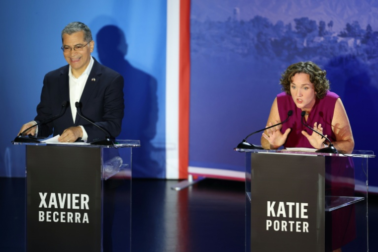 Les candidats démocrates au poste de gouverneur de Californie, Xavier Becerra (gauche) et Katie Porter (droite) lors d'un débat télévisé sur CBS le 28 avril 2026 ( AFP / Patrick T. Fallon )