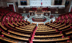 PAS DE DISSOLUTION EN VUE, UN NOUVEAU GOUVERNEMENT "DANS LES JOURS QUI VIENNENT", DIT OLIVIA GRÉGOIRE