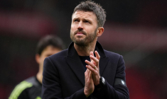 Les soucis capillaires de Frank Ilett amusent sans plus Michael Carrick