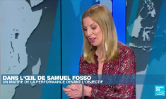 Samuel Fosso, le faux narcisse qui rend hommage en photos aux icônes de l'Histoire