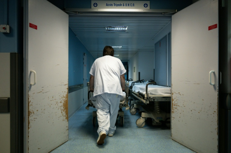 Le service des urgences de l'hôpital de  Pellegrin à Bordeaux, le 23 juin 2026 en Gironde, lors d'un épisode de canicule en France ( AFP / Philippe LOPEZ )