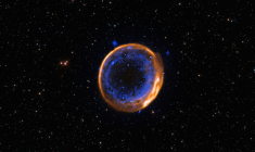 Restes de l'étoile de type naine blanche, qui a achevé son existence dans une double explosion, dont l'image a été capturée par le Très grand télescope de l'Observatoire européen austral, et publiée le 2 juillet 2025 ( European Southern Observatory / Handout )