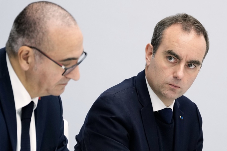 Le ministre de l'Intérieur Laurent Nuñez et le Premier ministre Sébastien Lecornu lors d'un conseil de sécurité à l'Elysée à Paris le 22 octobre 2026 ( POOL / Teresa Suarez )
