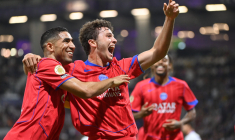 Les deux retournés acrobatiques fantastiques de João Neves contre Toulouse